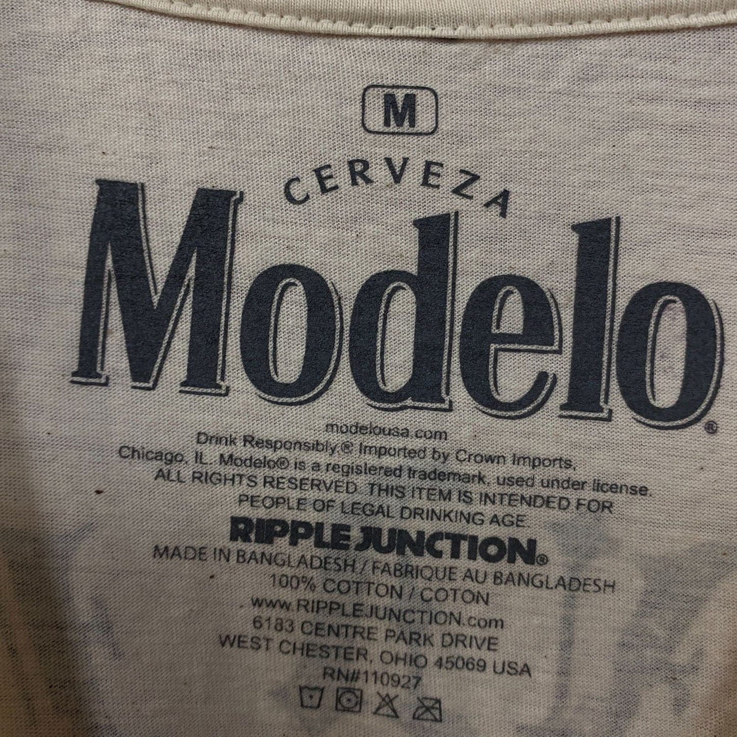 Modelo Viva La Tradicion Dia De Los Muertos Sugar Skull T-Shirt Medium