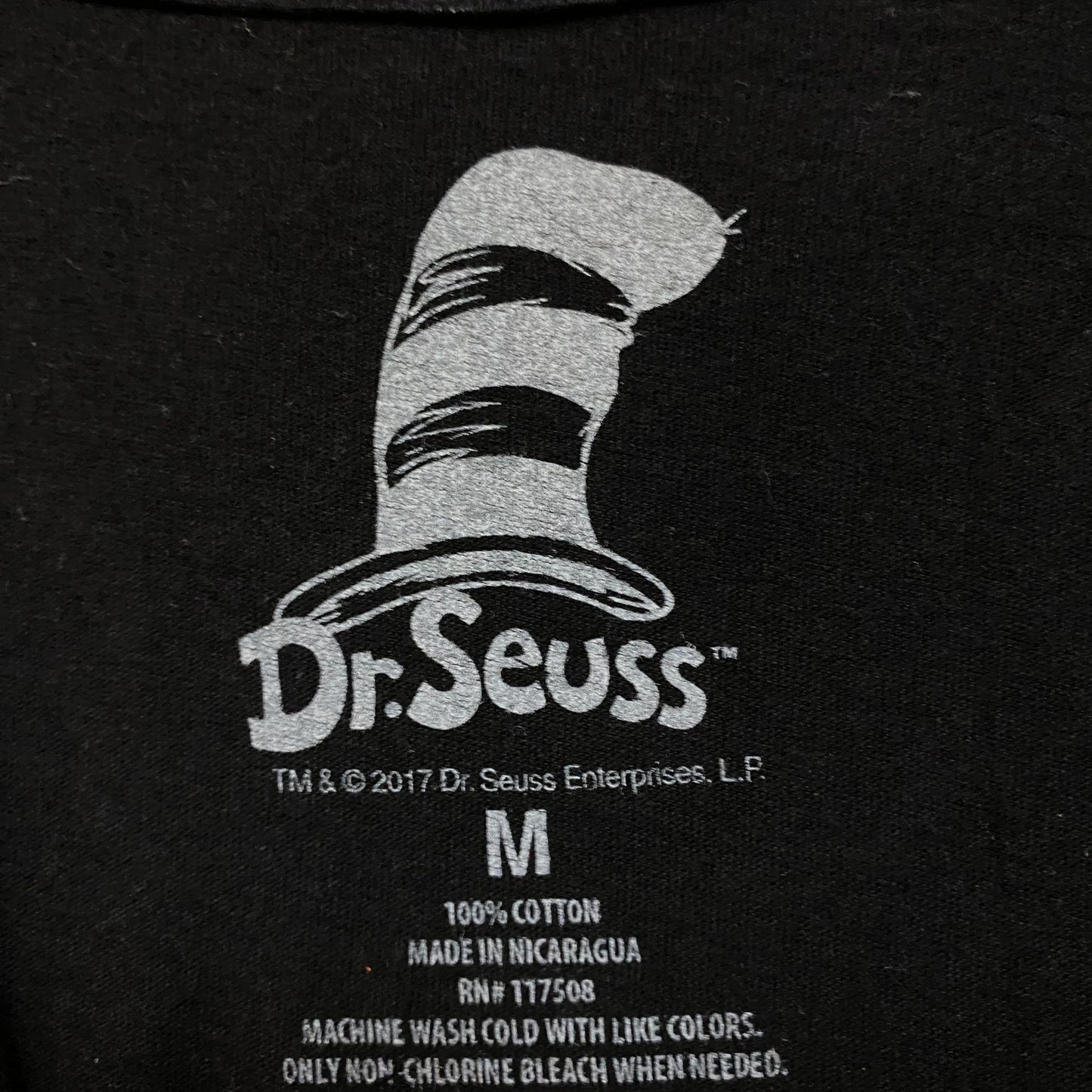 Dr. Seuss's The Cat In The Hat Tshirt size medium