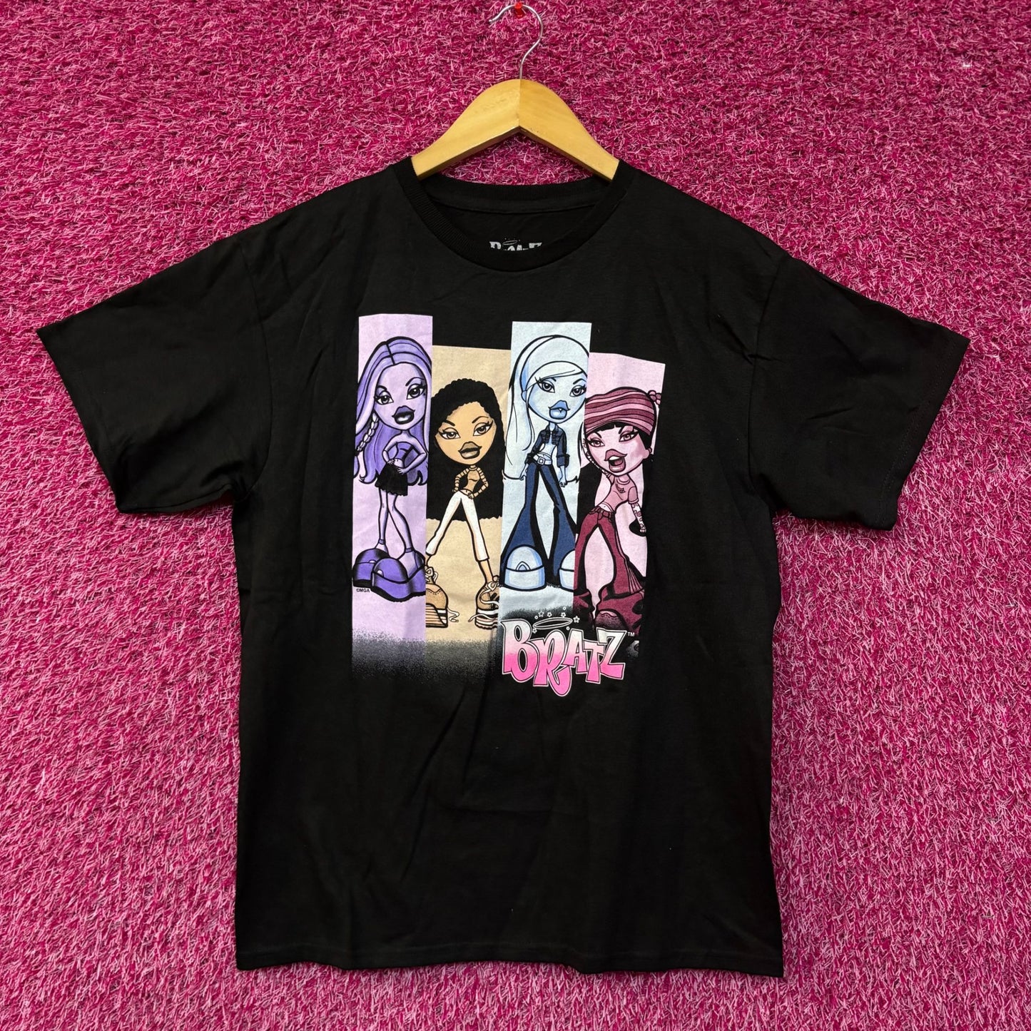 Bratz Dolls Retro Graphic Design T-Shirt Small