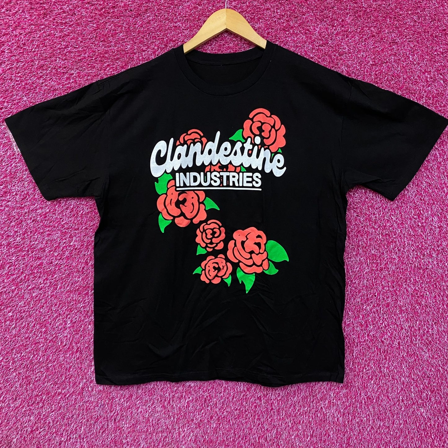 Clandestine Industries Floating Roses Scene Skater T-Shirt L