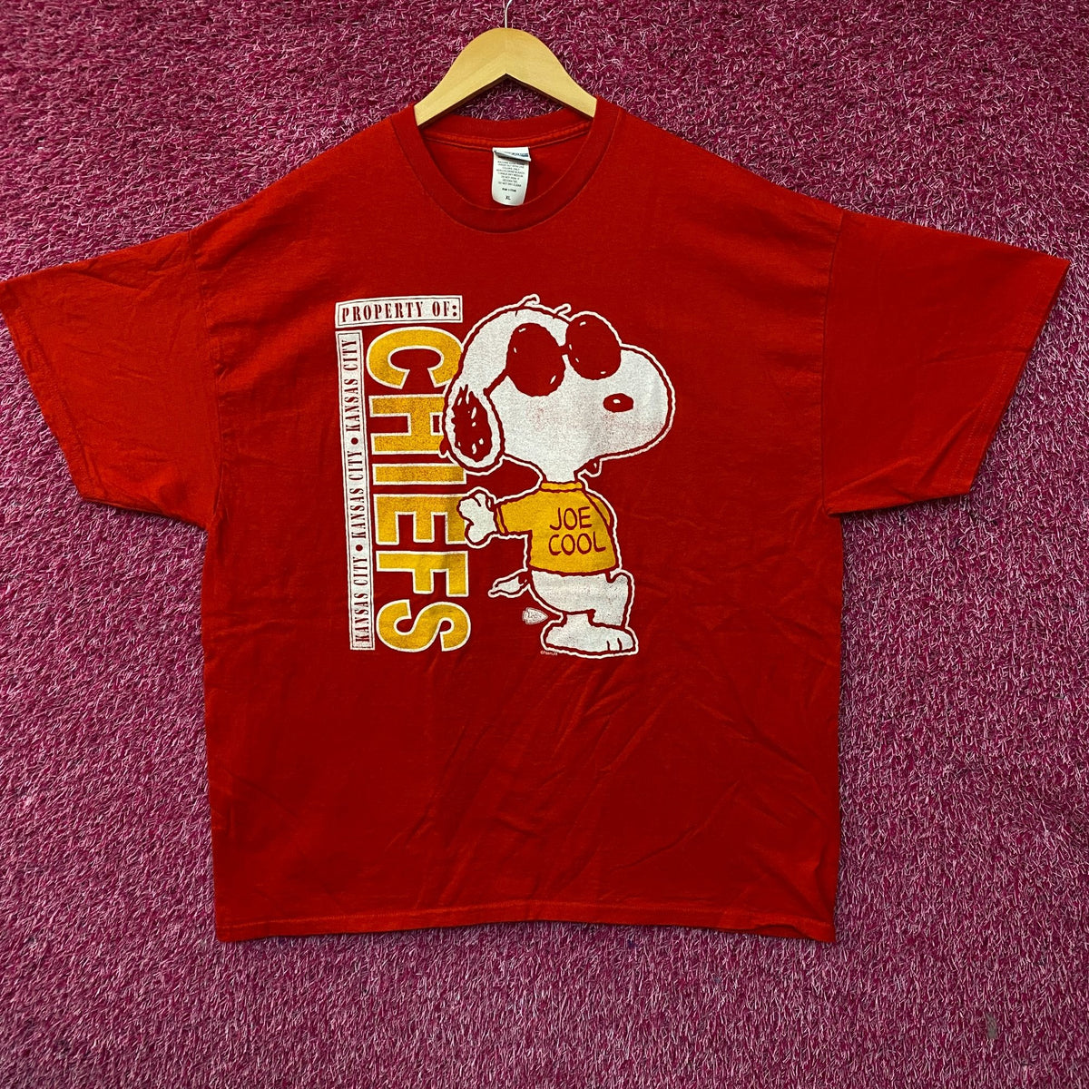 Peanuts Joe Cool x Kansas City Chiefs Tshirt size XL