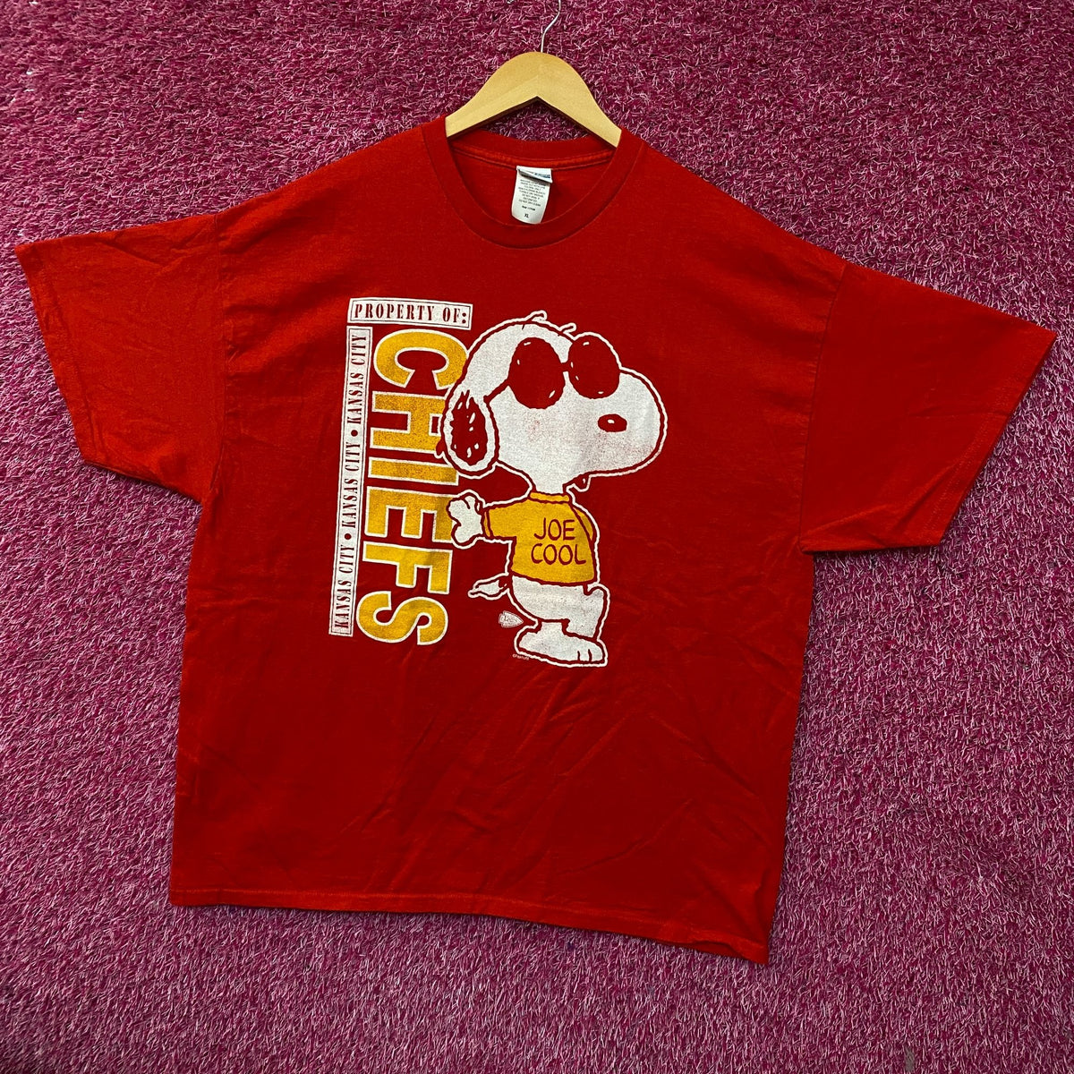 Peanuts Joe Cool x Kansas City Chiefs Tshirt size XL