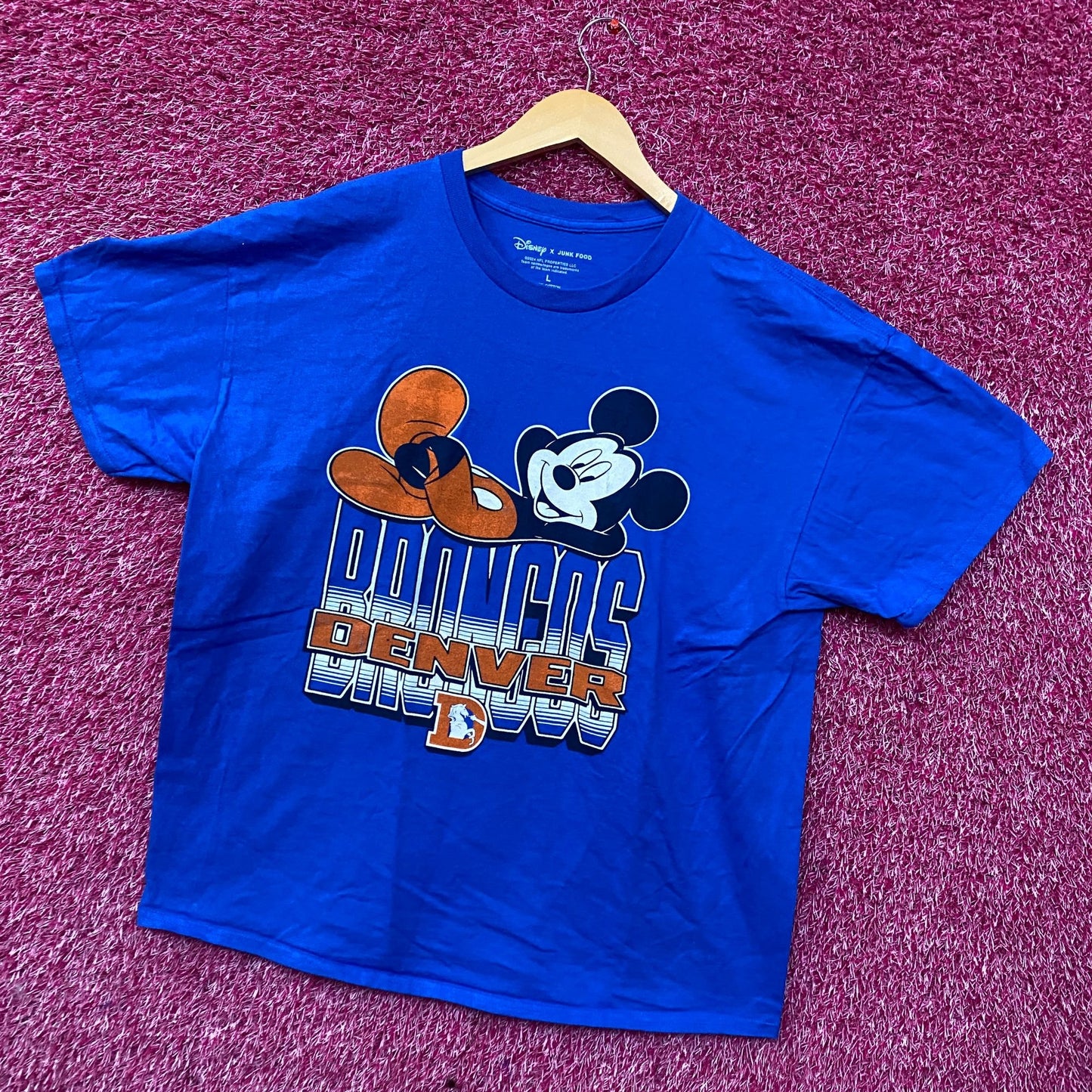 Disney x Junk Food NFL Denver Broncos Mickey Mouse Kick Back T-Shirt Large