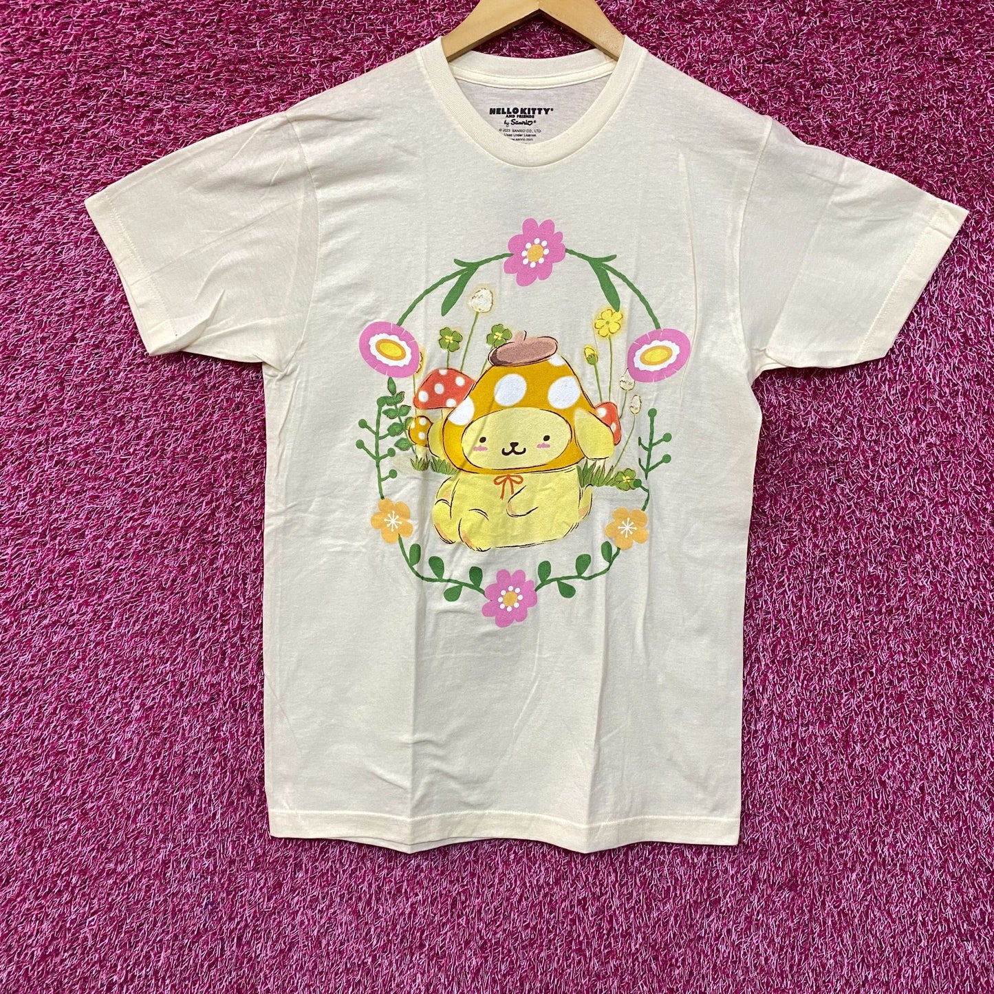 Pompompurin Garden Flowers Tshirt size large