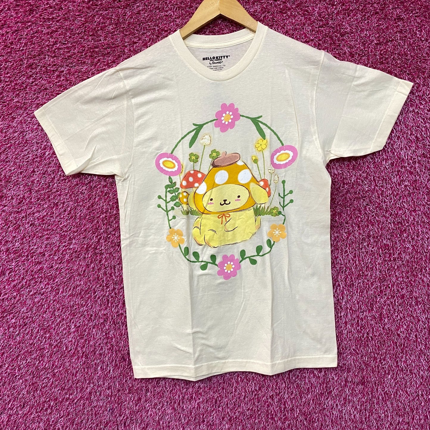 Pompompurin Garden Flowers Tshirt size large