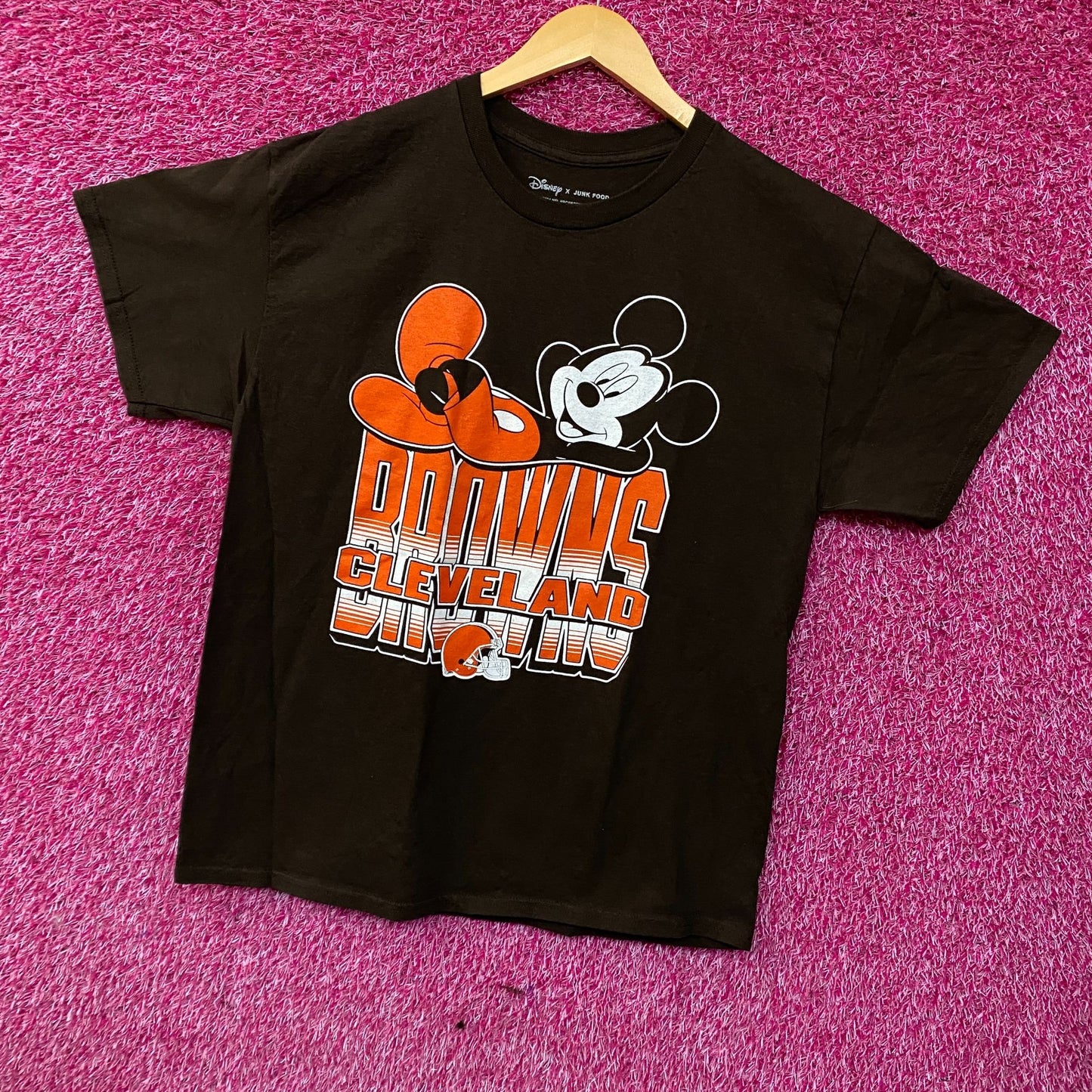 Junk Food x NFL Disney Mickey Mouse Kick Back Browns Cleveland Brown Shirt Medium