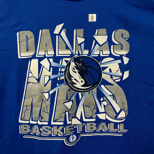 Junk Food Dallas Mavericks Break Through Basketball T-Shirt Medium