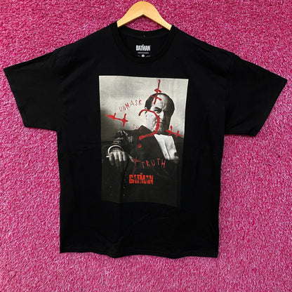 The Batman "Unmask the Truth" Penguin Poster Graphic T-Shirt XL