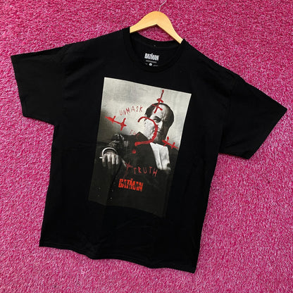 The Batman "Unmask the Truth" Penguin Poster Graphic T-Shirt XL