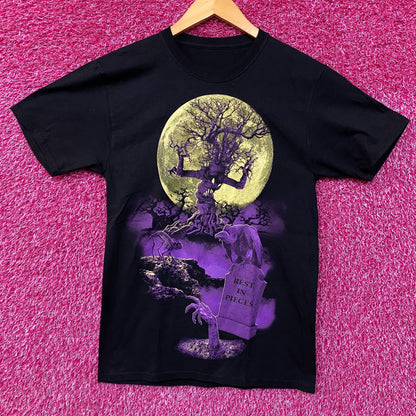 Rest In Pieces Halloween Graveyard Scene T-Shirt Medium