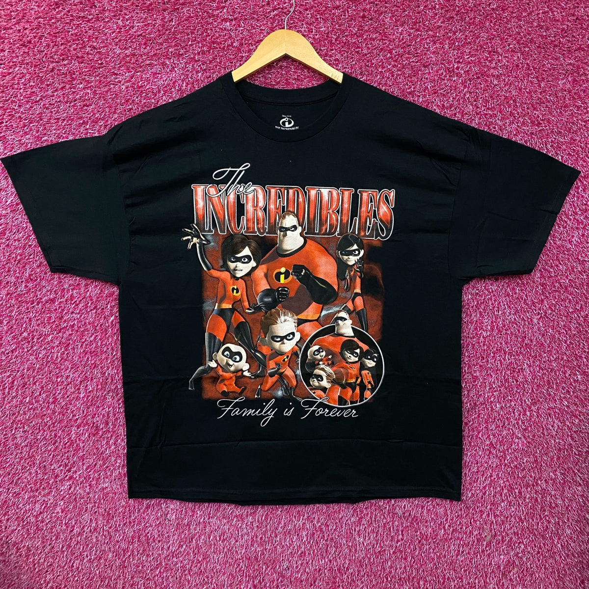 The Incredibles "Family is Forever" Graphic T-Shirt 2XL
