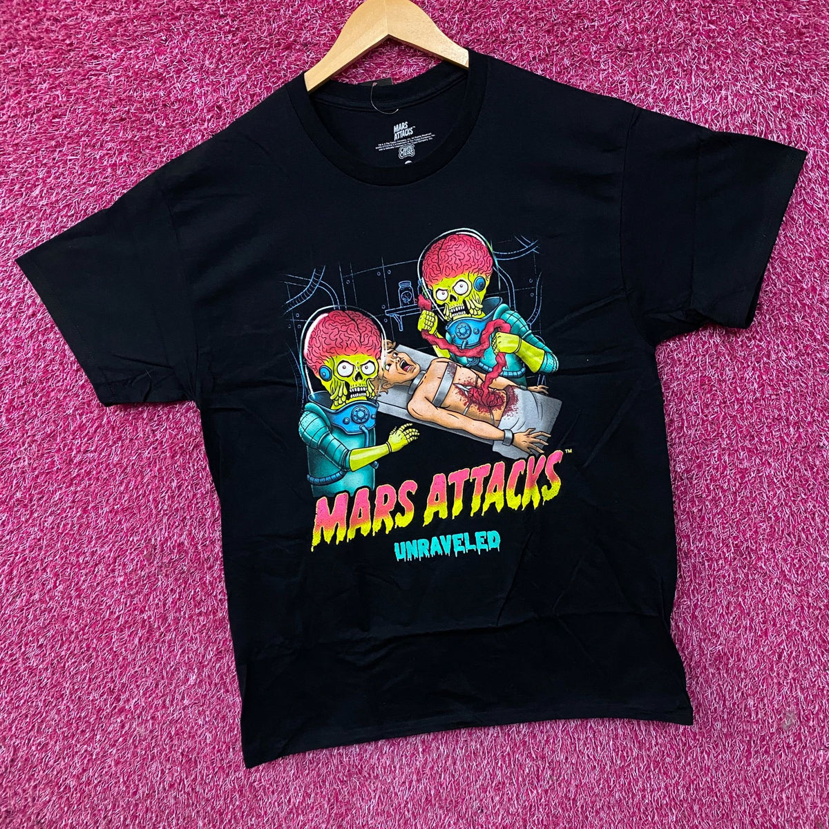 Mars Attacks "Unraveled" Graphic T-Shirt Large