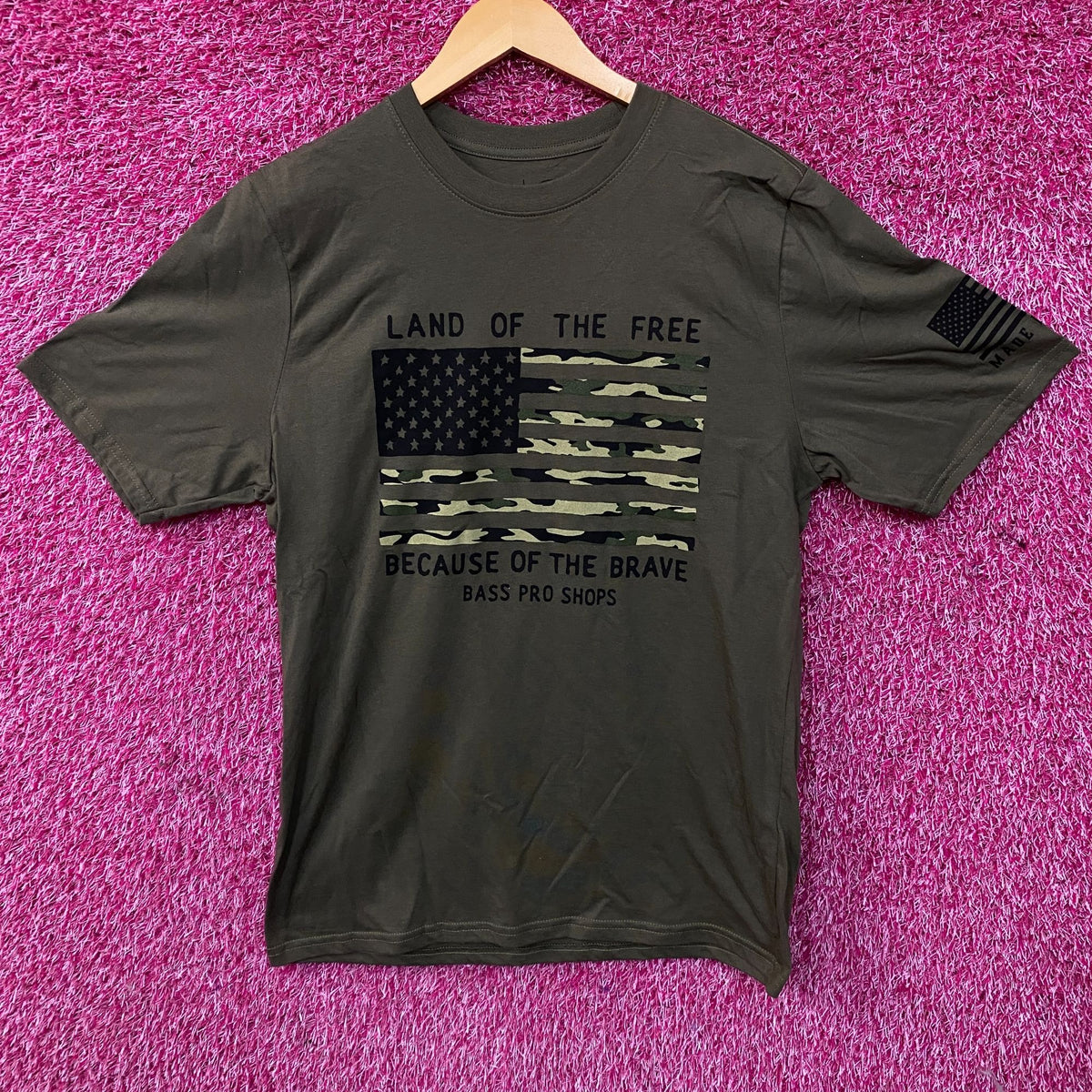 Bass Pro Shops Land of the Free Graphic T-Shirt Medium