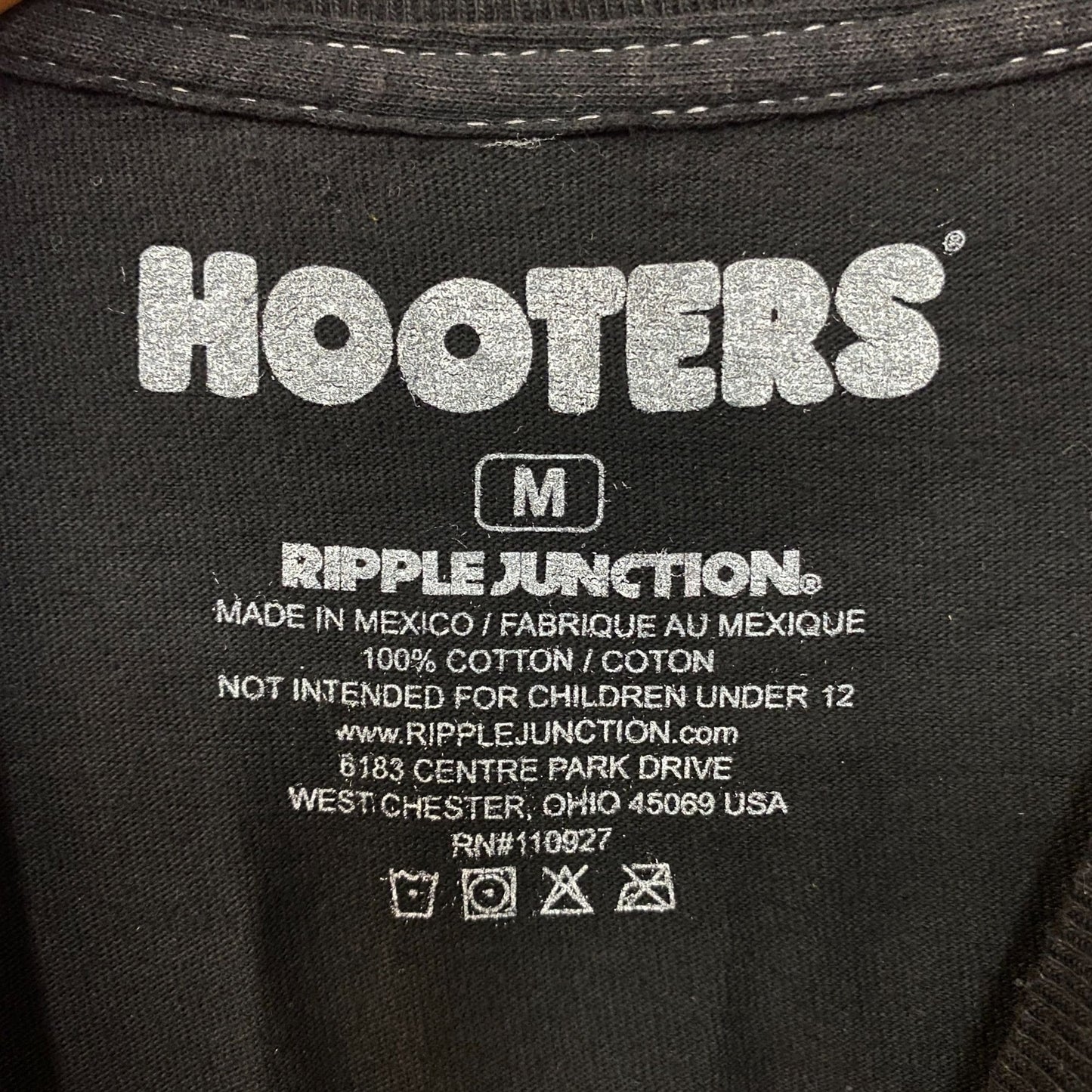 Hooters Clearwater Promotional Graphic T-Shirt Medium