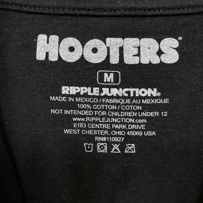 Hooters Racing Team 83 Delightfully Tacky Tailgate T-Shirt Medium