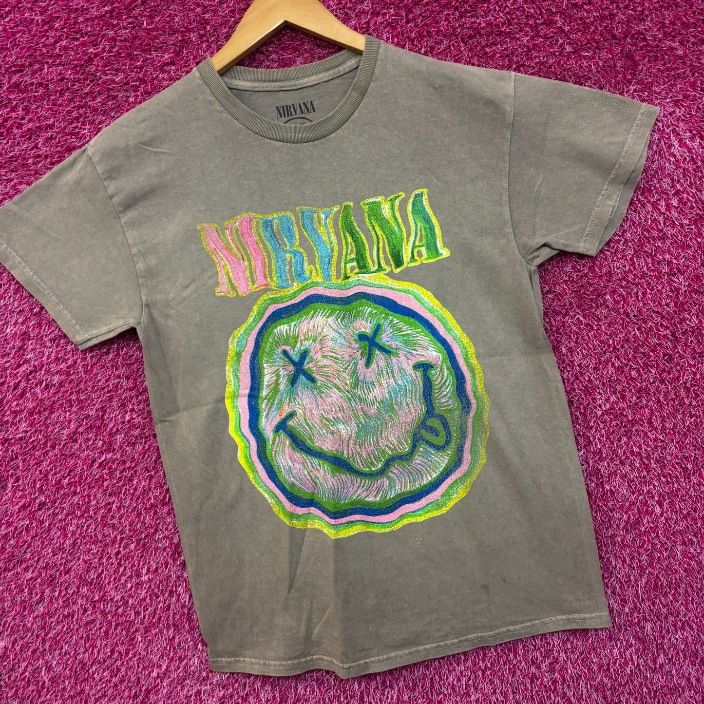 Nirvana Nevermind Smiley Face Mineral Wash Logo Tshirt size Large