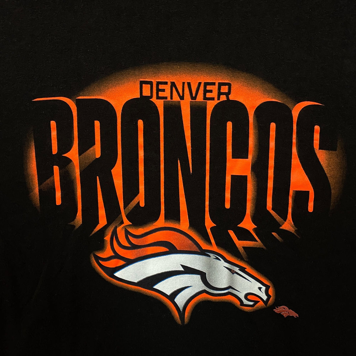 FOCO NFL Denver Broncos Team Logo Graphic T-Shirt Medium
