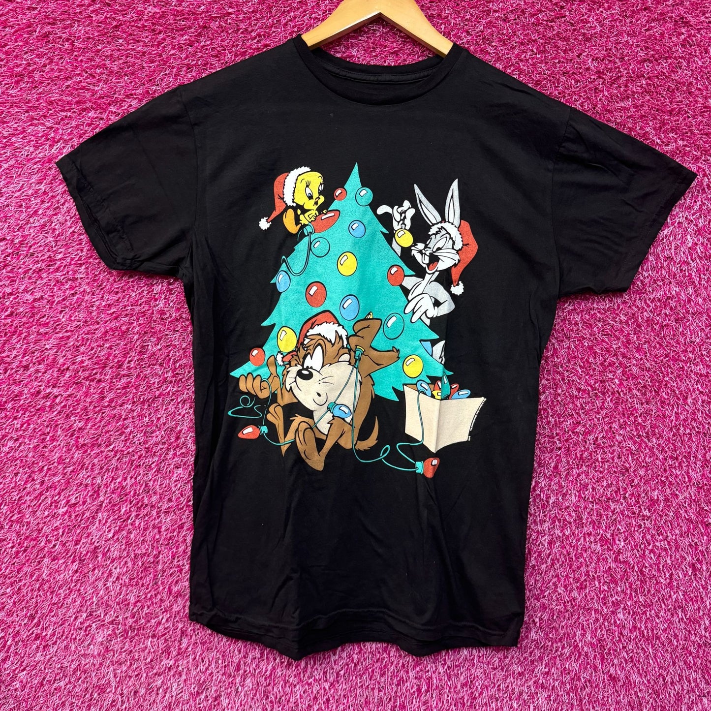 Bugs Bunny Tweety Bird Taz Looney Tunes Christmas Tee M