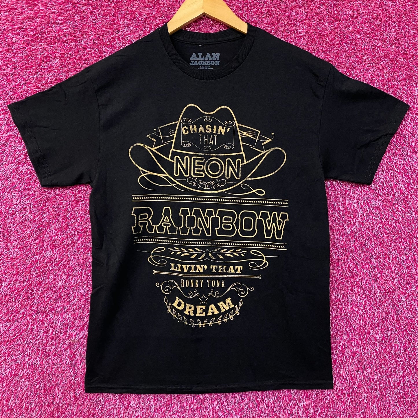 Alan Jackson Chasin That Neon Rainbow Graphic T-Shirt Medium