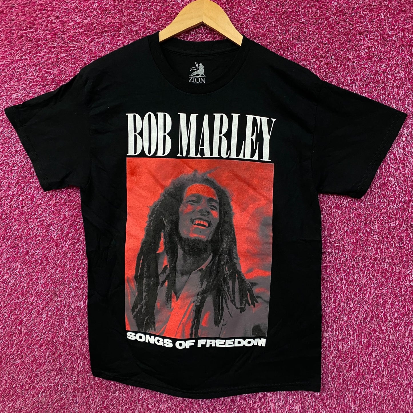 Zion Rootswear Bob Marley Songs of Freedom Graphic T-Shirt Medium