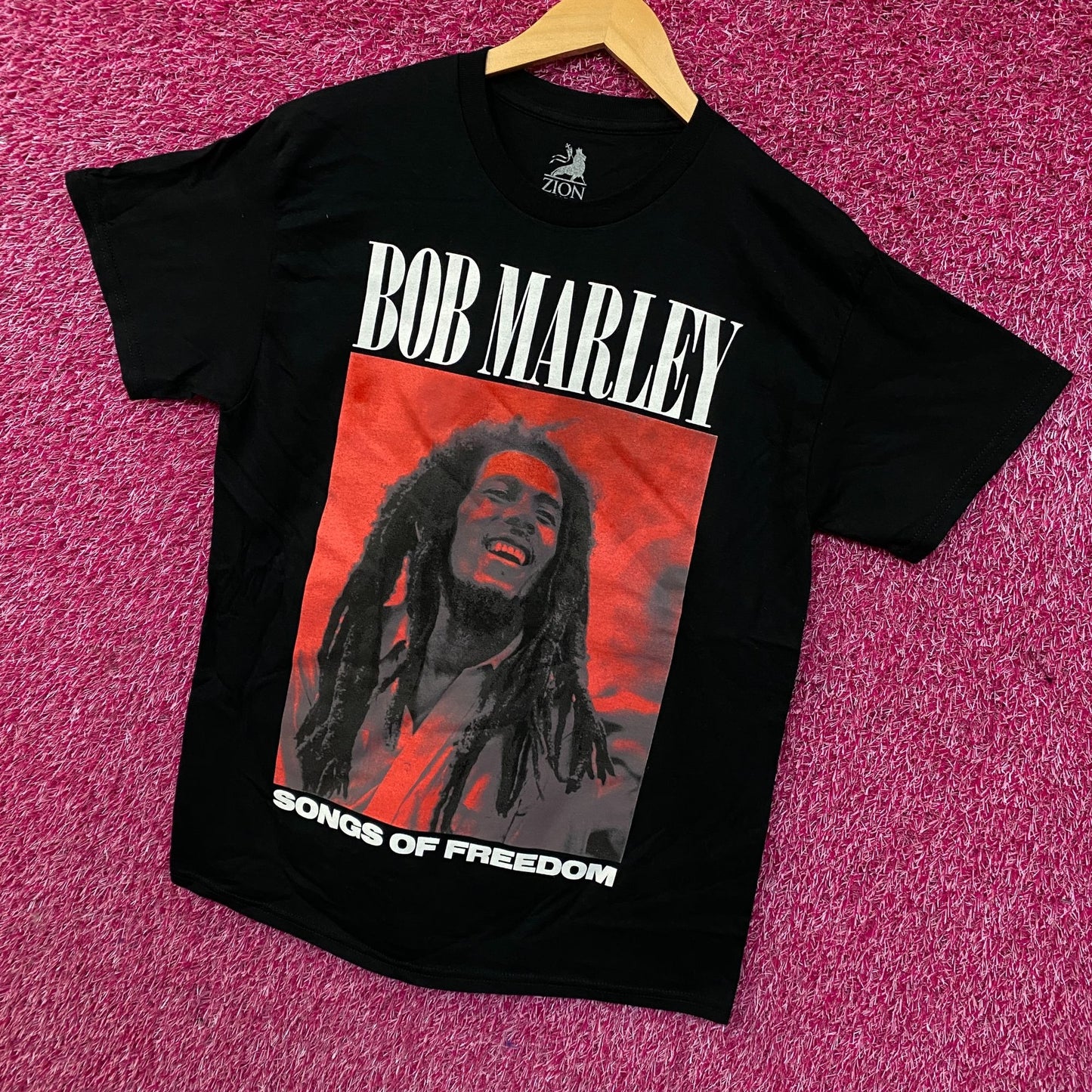 Zion Rootswear Bob Marley Songs of Freedom Graphic T-Shirt Medium