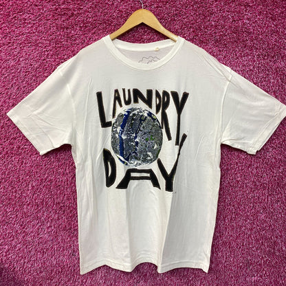 Extra Vitamins LAUNDRY DAY Globe Graphic T-Shirt XL
