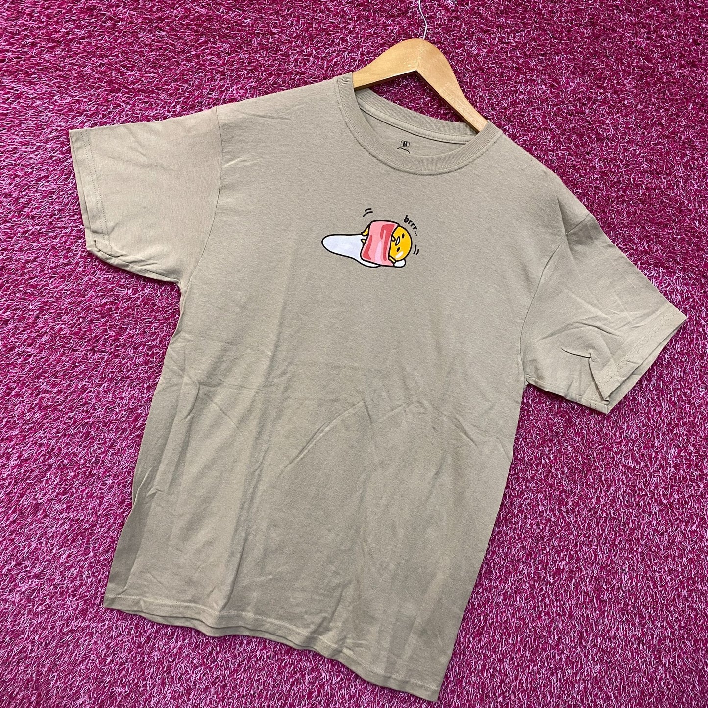 Gudetama The Lazy Egg Brrr with Bacon Blankie Sanrio Tee M
