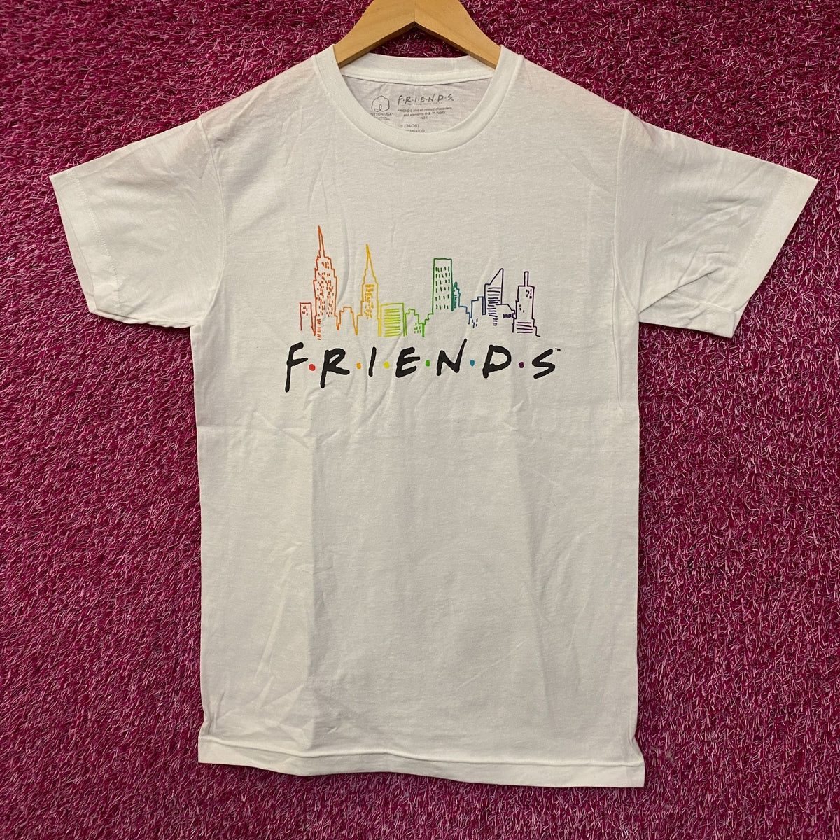 Friends New York City Skyline Graphic T-Shirt Small