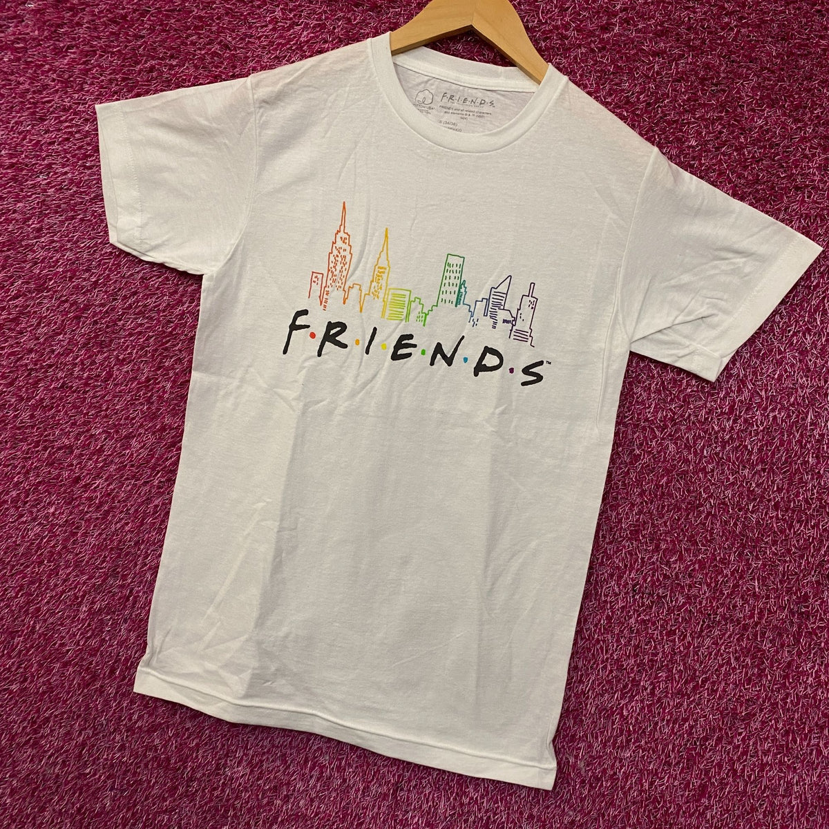 Friends New York City Skyline Graphic T-Shirt Small