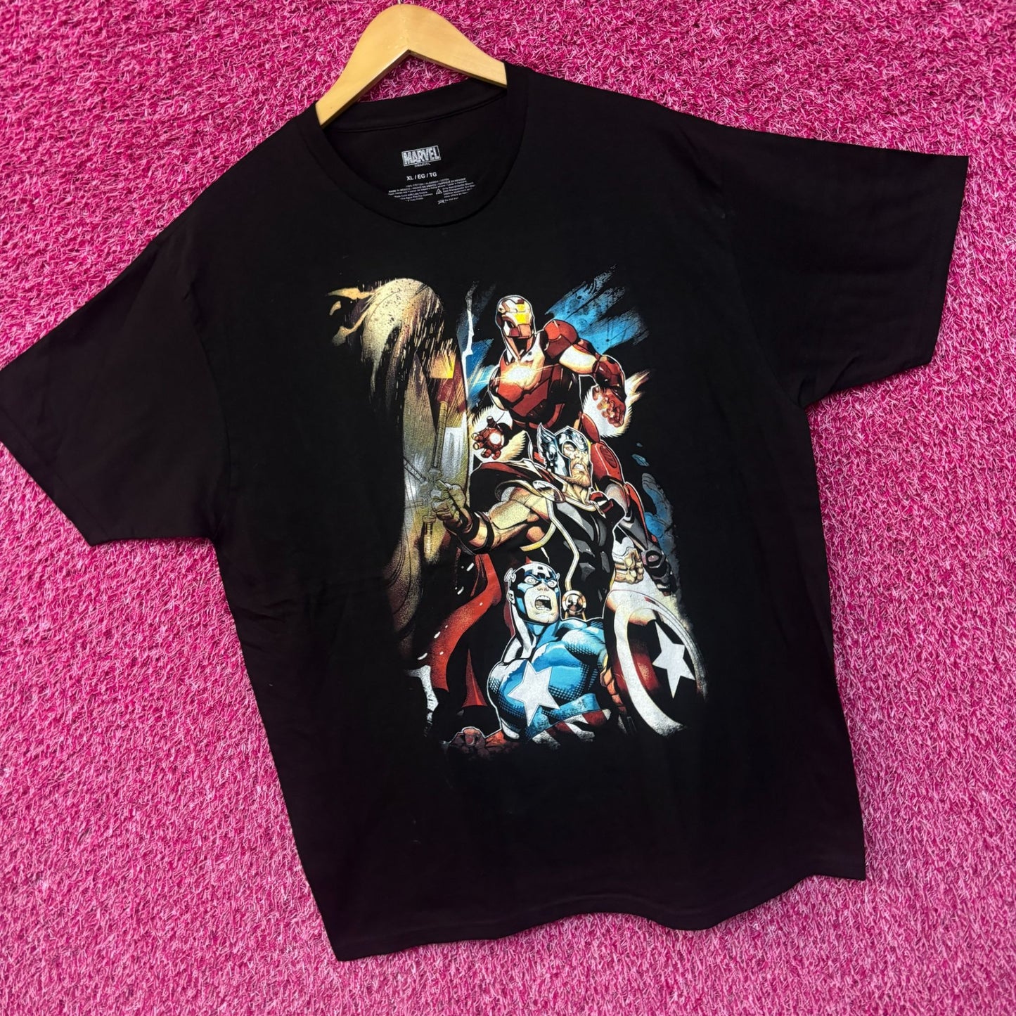Marvel Avengers Comic Book Tshirt size XL