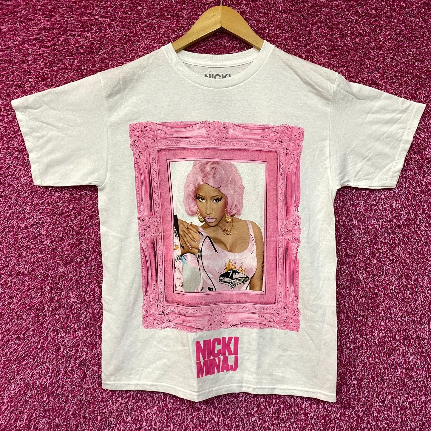 Nicki Minaj Pink Portrait Pink Friday: Roman Reloaded Album T-Shirt Small