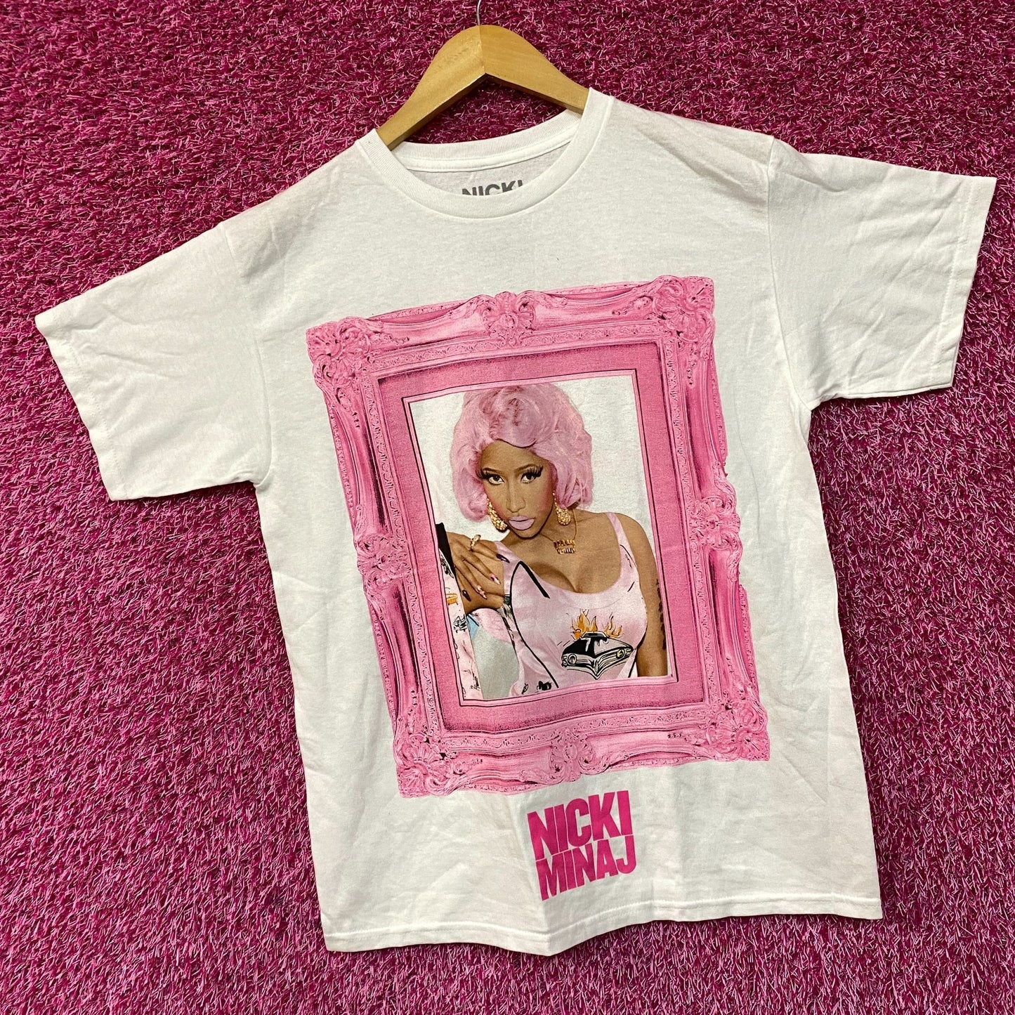 Nicki Minaj Pink Portrait Pink Friday: Roman Reloaded Album T-Shirt Small