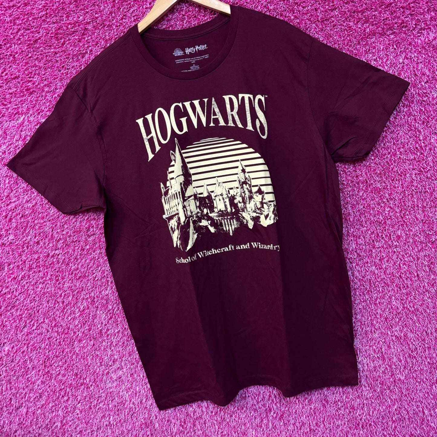 Hogwarts School of Witchcraft and Wizardry Tshirt size XL