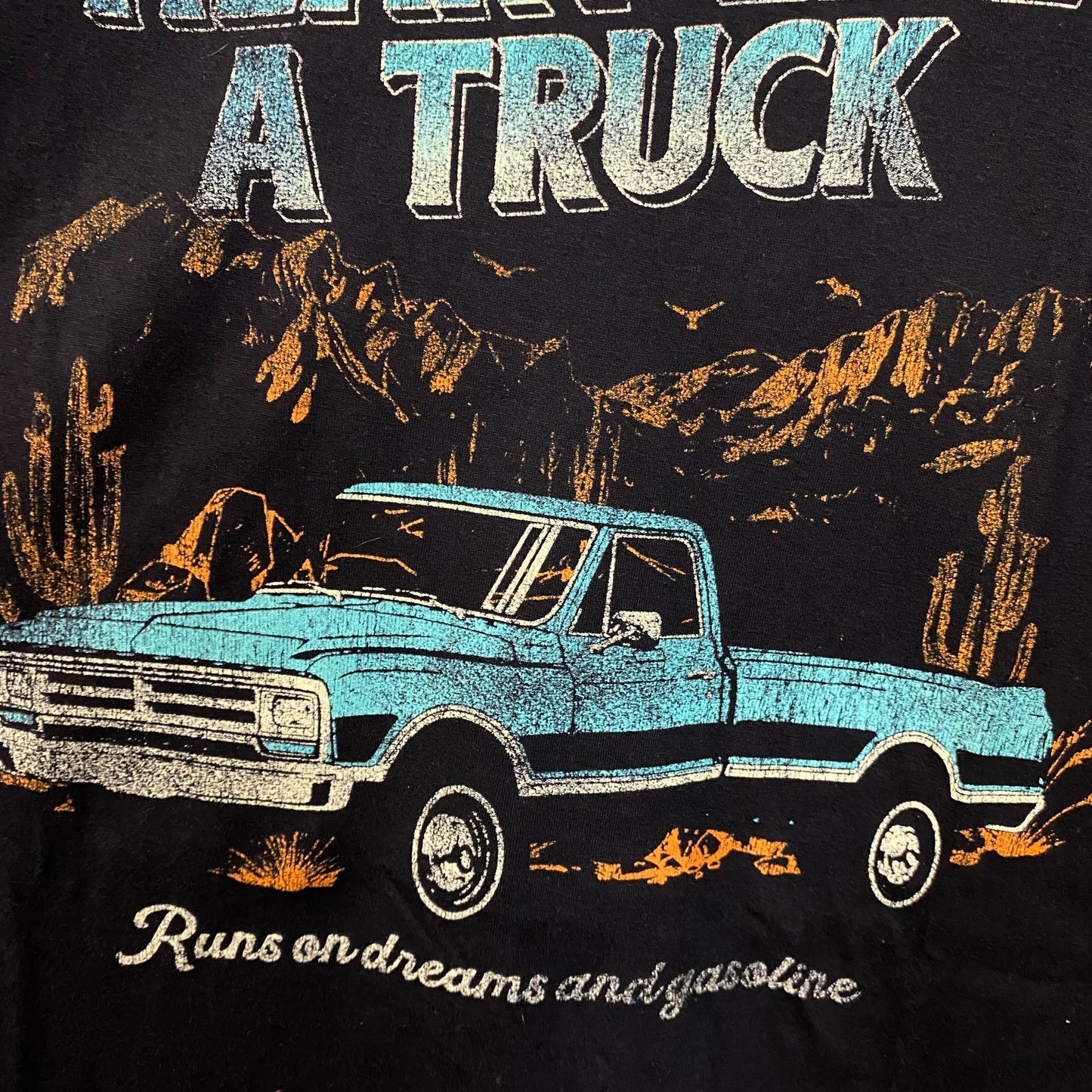 Lainey Wilson Heart Like a Truck Graphic T-Shirt XL