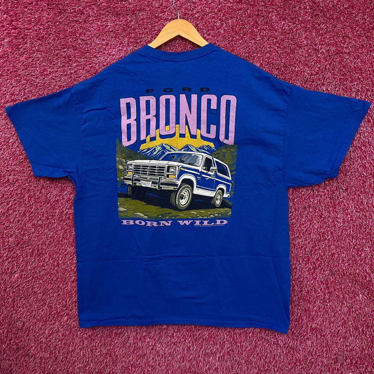 Ford Bronco Born Wild T-shirt size XL