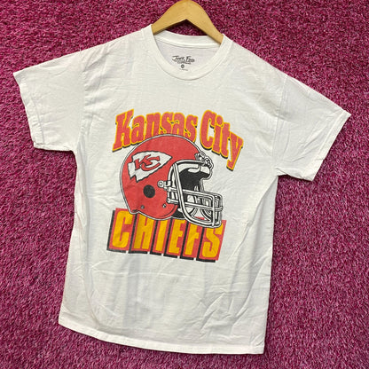 NFL Kansas City Chief Vintage Style Helmet Logo Football T-Shirt Extra Small
