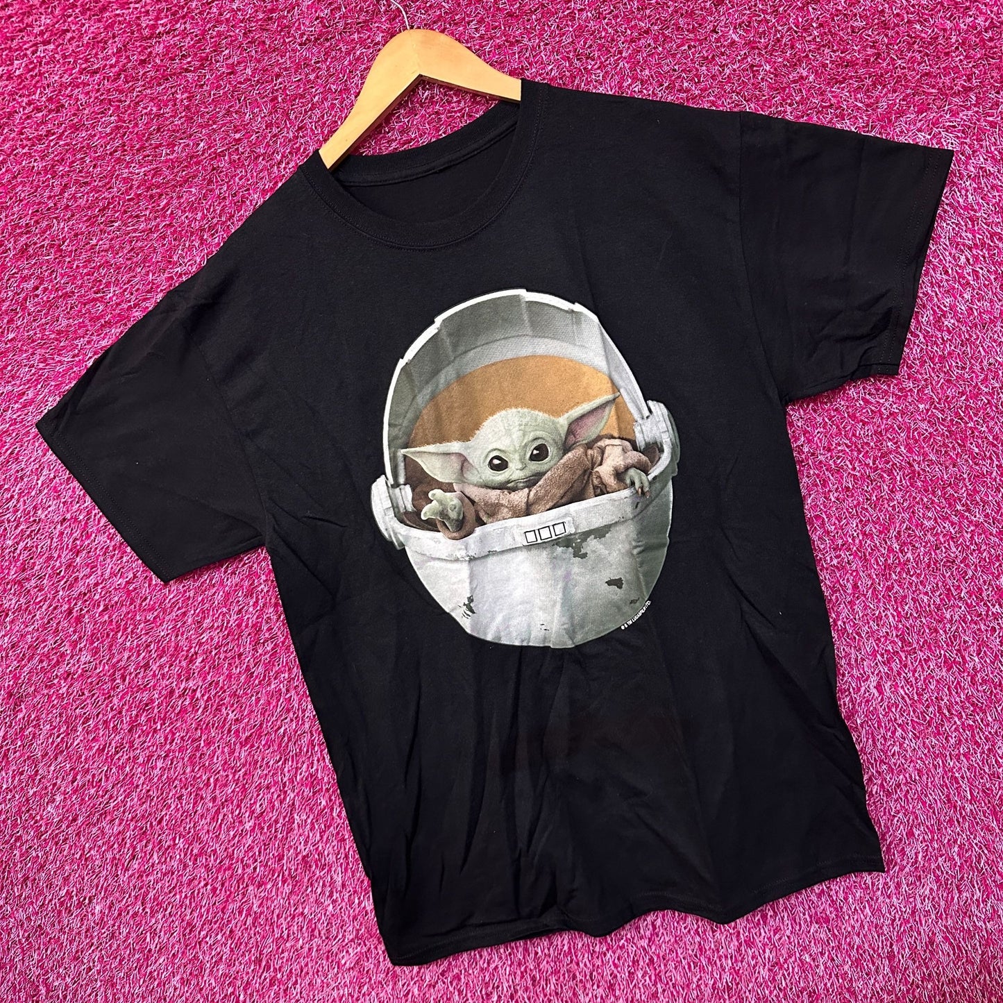 Grogu The Mandalorian The Child and Egg Star Wars Tee L