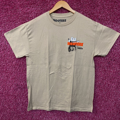 Hooters Amarillo, Texas Route 66 Location Graphic T-Shirt Medium