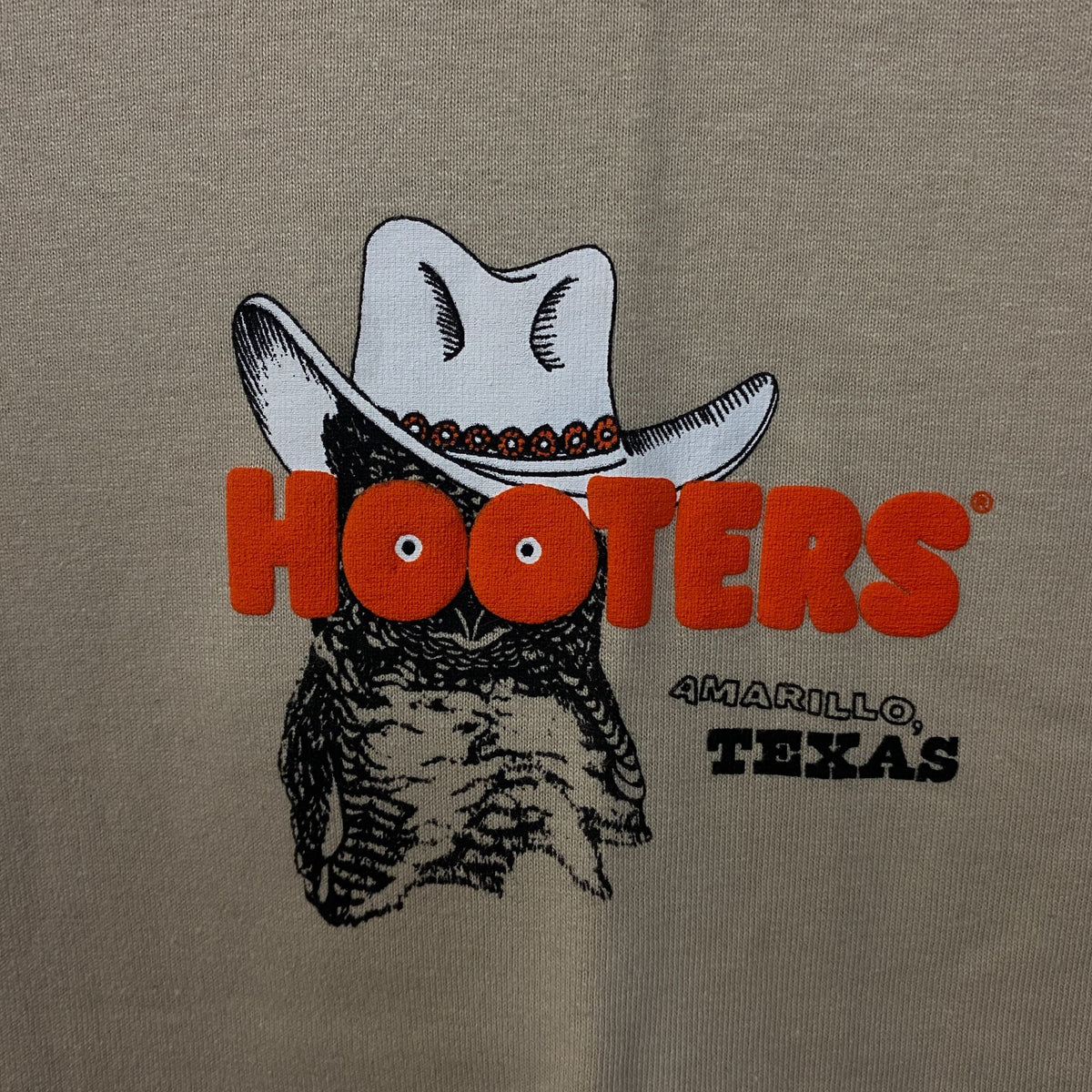 Hooters Amarillo, Texas Route 66 Location Graphic T-Shirt Medium