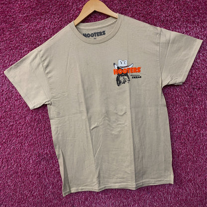Hooters Amarillo, Texas Route 66 Location Graphic T-Shirt Medium