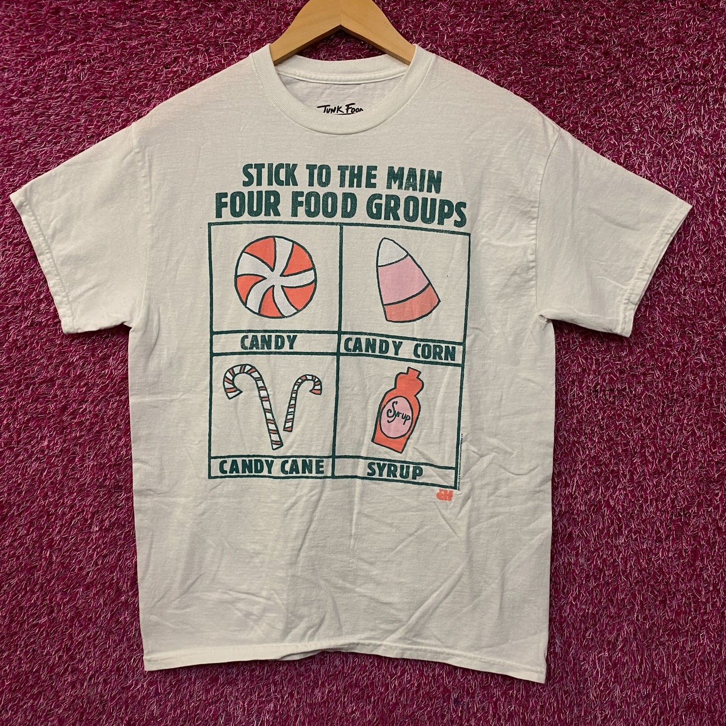 Junk Food Clothing Elf "Stick to the Main Four Food Groups" T-Shirt Small
