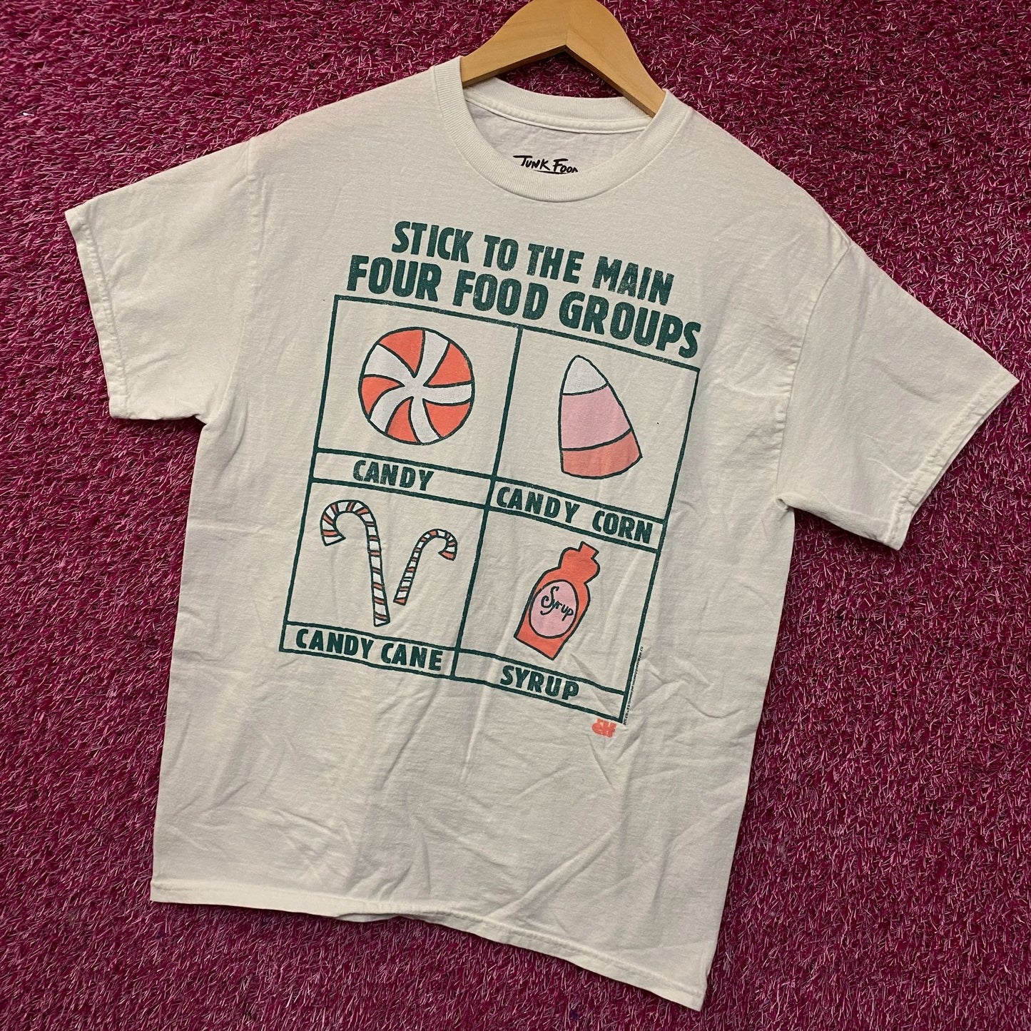 Junk Food Clothing Elf "Stick to the Main Four Food Groups" T-Shirt Small