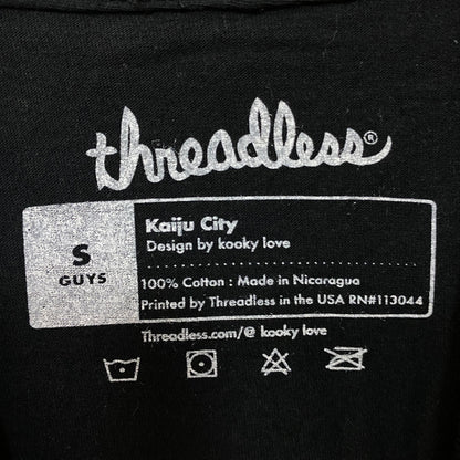 Threadless Godzilla Kaiju City Graphic Design T-Shirt Size Small