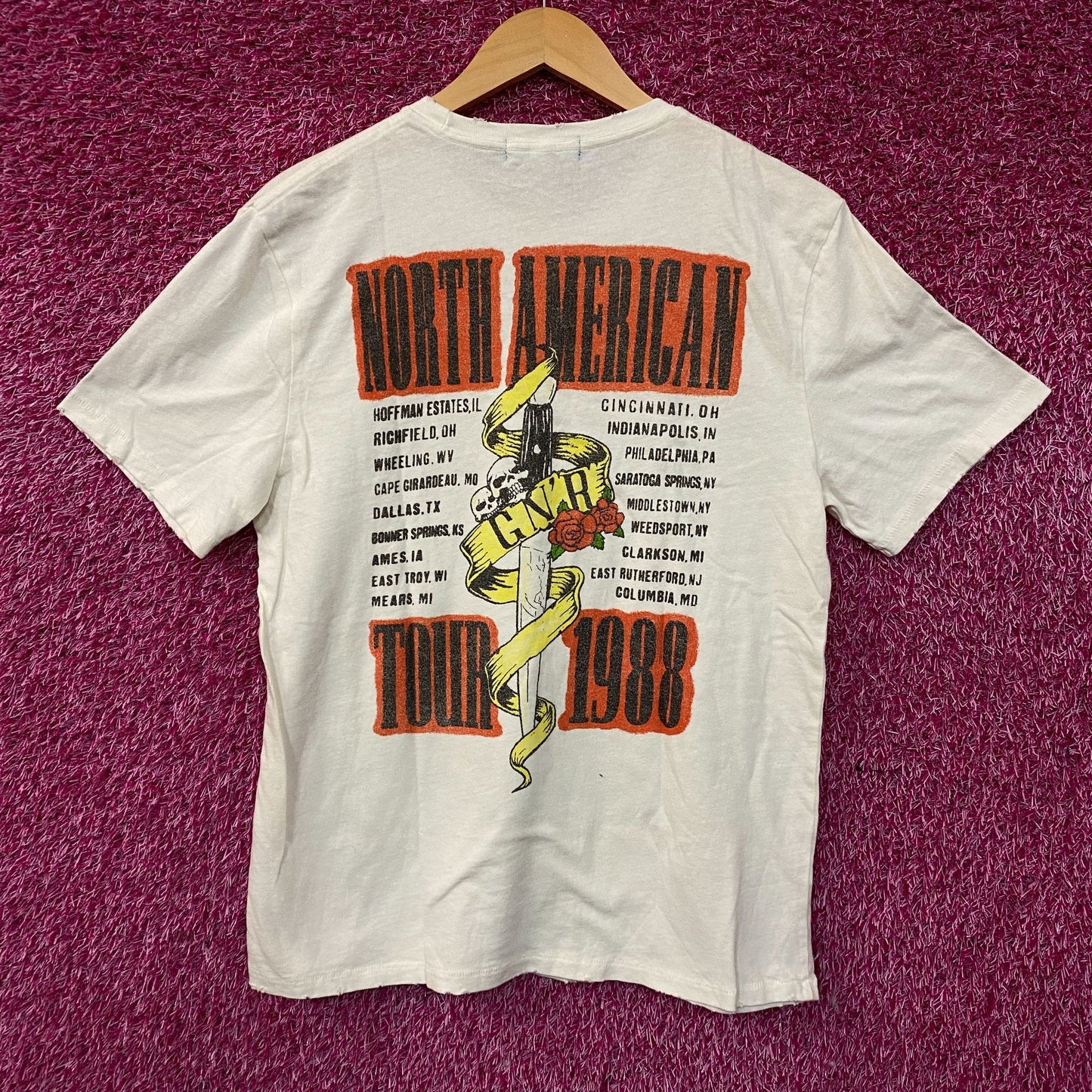 Guns N' Roses North American Tour Graphic T-Shirt Medium