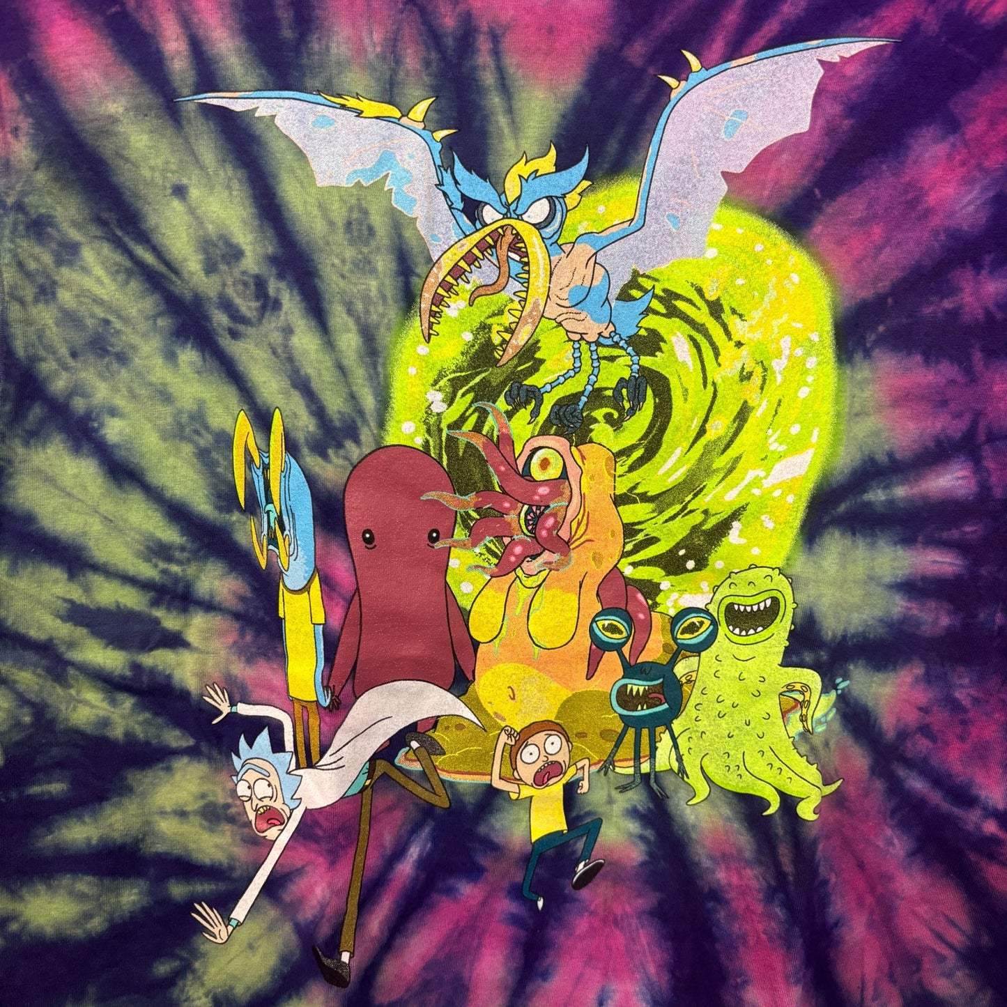 Rock and Morty Aliens Escaping portal tiedye T-shirt size medium