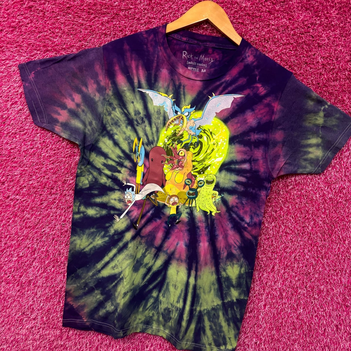 Rock and Morty Aliens Escaping portal tiedye T-shirt size medium