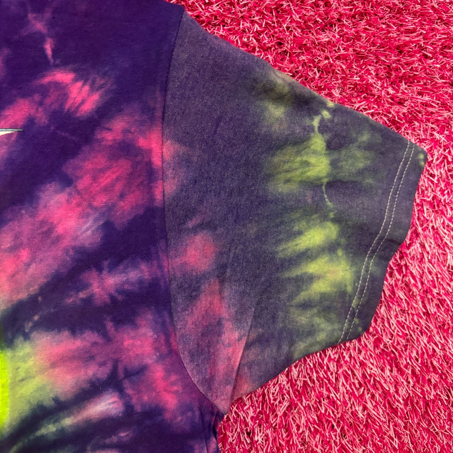 Rock and Morty Aliens Escaping portal tiedye T-shirt size medium
