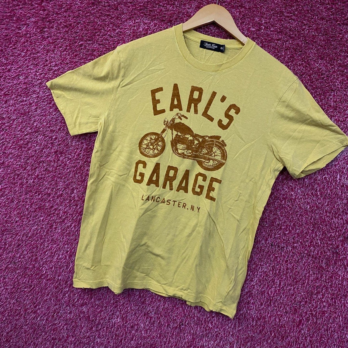 Junk Food Earl's Garage Vintage Style Graphic Women's T-Shirt Medium