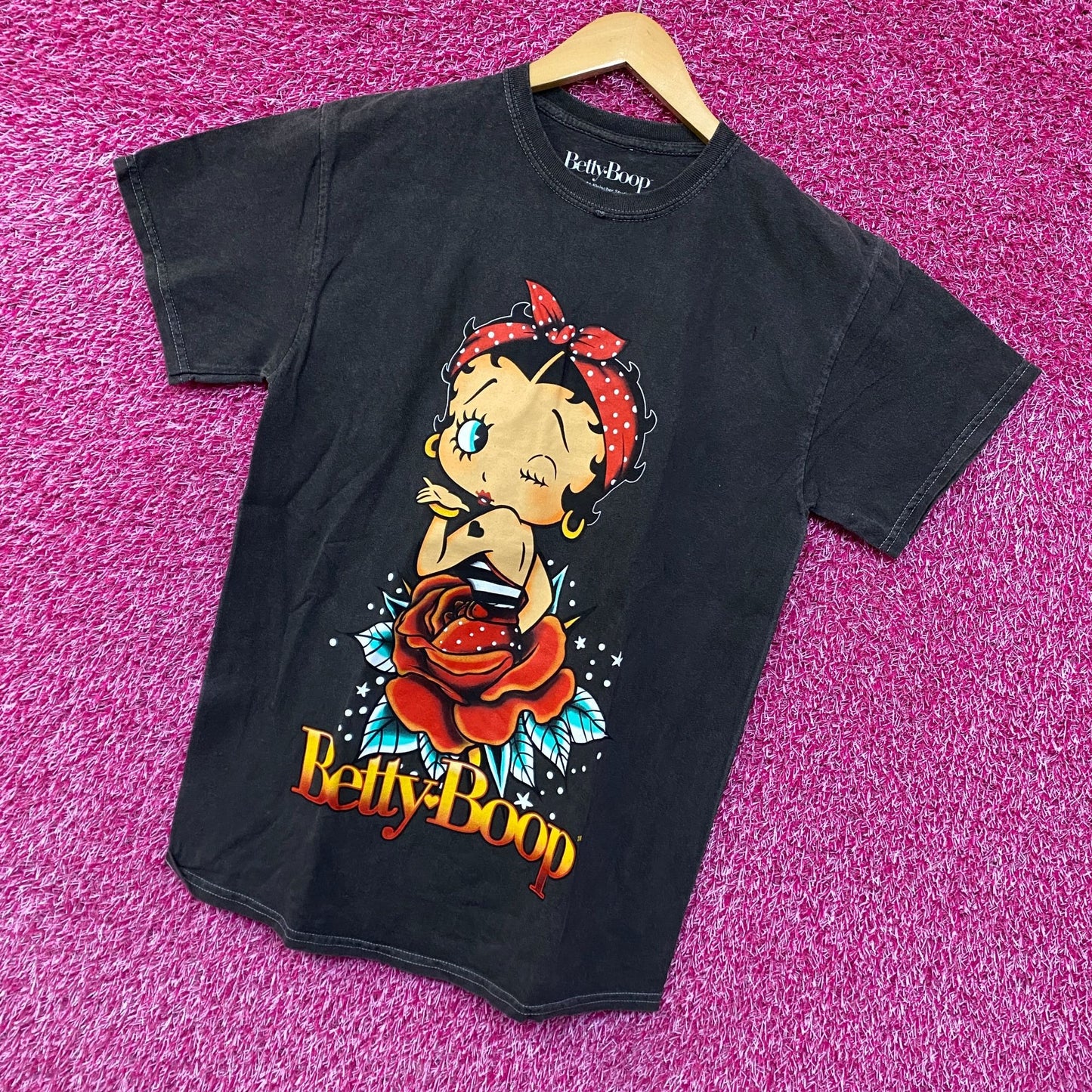 Betty Boop Dream In Rose Pin Up Tshirt size s/m