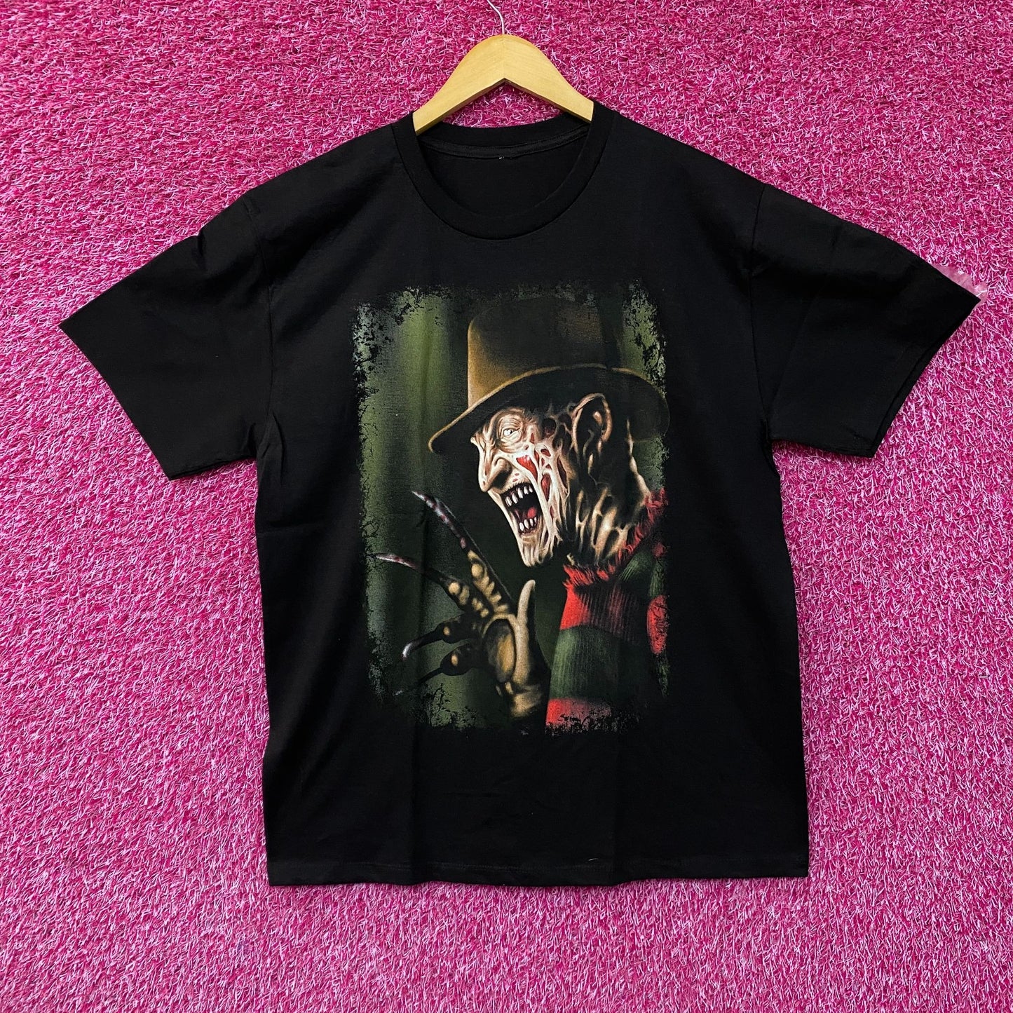 Freddy Krueger A Nightmare On Elm Street Horror Graphic Design T-Shirt Large